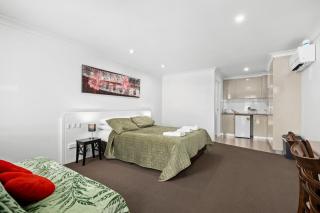 Alexander Motel - Warwick - 1