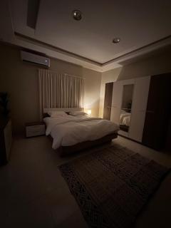 The Roomy Retreat Apartment - 2