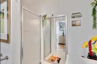 Entire Cozy Apartment with Share Jacuzzi to Enjoy Amazing Views - Halifax - 3