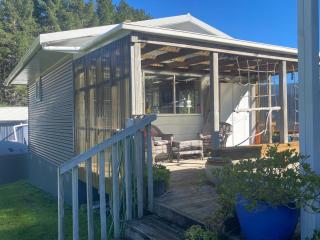 Cosy Aotea Harbour Cottage - water views - 9