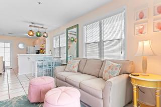 Coral Breeze by AvantStay Close to Beach w Balcony Shared Pool Month Long Stays Only - Stock Island - 4