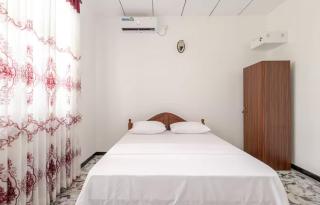 Palmwood Retreat - Entire 3 Bed room House with AC and Parking - Negombo - 1