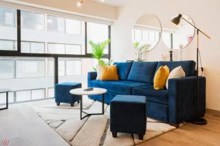Trendy 1BR Poolside Terrace - 8