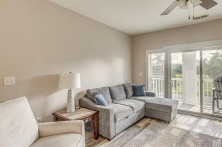 Tee Off and Unwind By Pool Myrtle Beach Condo - Myrtle Beach - 7