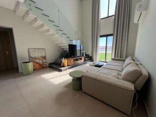 Bright & Chic 3BD Townhouse - 8