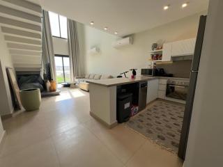Bright & Chic 3BD Townhouse - 5