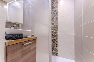 Stylish 3BR with 2BA in the Heart of Val Thorens in which Sleeps 8 A5 Serac - 4