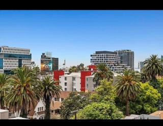 Hollywood 2-Bed with City Views Rooftop Pool - 1