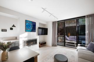 Luxury South Yarra Base - Central & Free Parking - 3