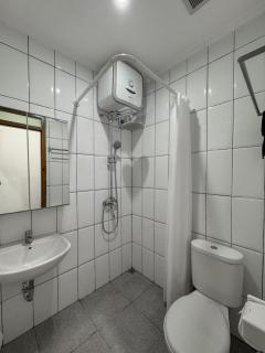 Jemma Home Warm & Simple 3BR Stay in Denpasar near Sanur - Pesanggaran - 4