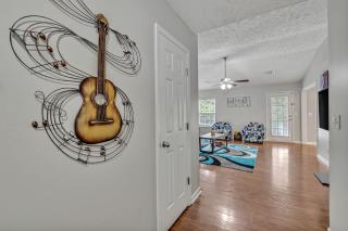 Cozy and Spacious Spring Hill 3BR 2bath Home - 8