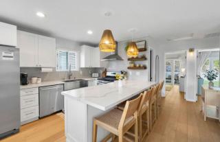 Yellow Door Beach House close to Moonlight Beach and LEGO Land - Encinitas - 4
