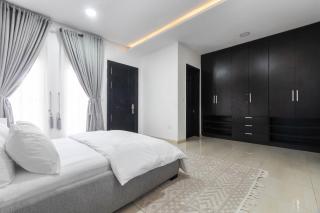 Luxury 4 bed 4 bath Oniru Victoria Island Lagos - 2