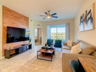Homely Lakeview 3BR Condo with Waterpark - Kissimmee - 3