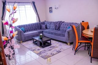 The Monarch Suites - - 0