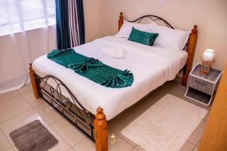 The Monarch Suites - - 5