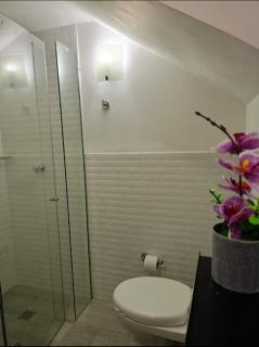 Emmas House - - 7
