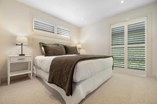 Arrowtown Home near Golf, Biking & Walking Trails - 2