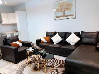 Elegant & Luxury Gem-5 Star Location -Pools Gym! - Accra - 5