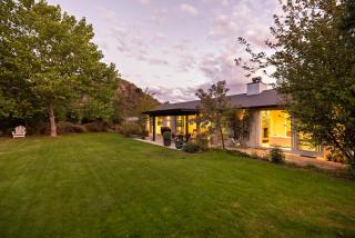 Arrowtown Home near Golf, Biking & Walking Trails - 6