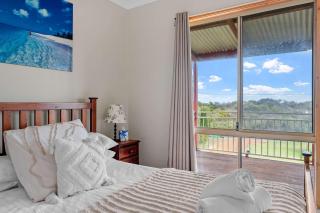 Spacious Beach Retreat 4BR 2BA Coastal Escape in Binningup - 9
