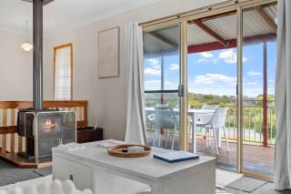 Spacious Beach Retreat 4BR 2BA Coastal Escape in Binningup - Binningup - 6