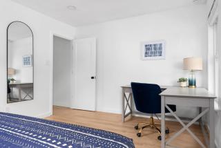 MCM Condo Near Downtown SoCo Pet Friendly - 0