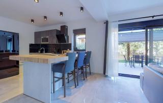 Gorgeous Apartment In Drenje With Wifi - 1