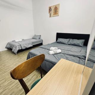 Hey Rest Up with shared bathroom - 7
