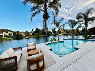 Experience Serenity Luxe 4BDR Lake House 25ft Pool - 8