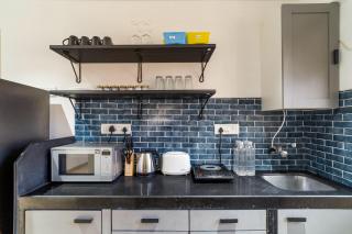 Aura 2BHK Bandra W by The Bombay Home Company - Mumbai - 3