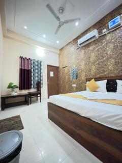Raghukul Palace- A Luxurious Stay Near Ram Mandir - Ayodhya - 9