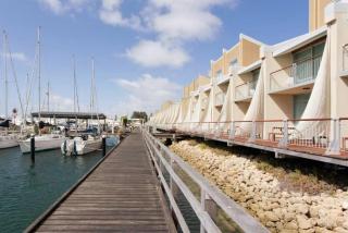 Oceanfront Wharf Stay Sleeps 6yachts & Views - Fremantle - 4