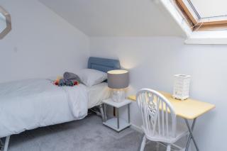 Spacious house near Westleigh Township, 4 Bed Room, Wifi, Private Parking - 6