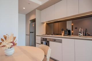 381D Beautiful CityView 2BR FREE Parking Pool Gym - Melbourne - 1