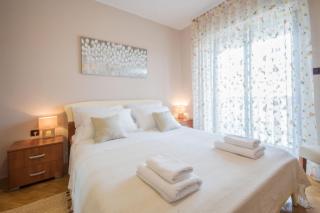 Villa Ritoša, a beautiful pool villa surrounded by greenery - 2