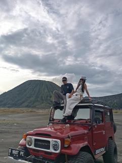 UJ tour & travel - Surabaya - 1