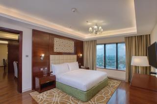 Holiday Inn Cochin by IHG - Kochi - 9