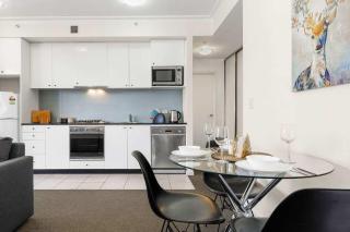 A Cozy City-View Stay Near Darling Harbour - Sydney - 3