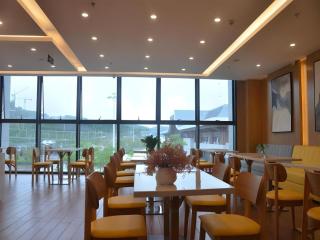 GreenTree Inn Guiyang Wudang District High-speed Railway East Station - Guiyang - 4