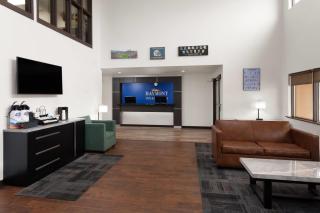 Baymont by Wyndham Green Bay - 7