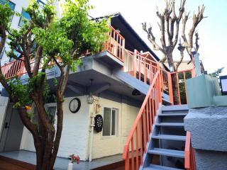弘大独栋豪华大房间 机场地铁直达 3分钟步行地铁站 Hongdae, Airport Express,metro 3min,Big partyhouse 1st floor - Seul - 0