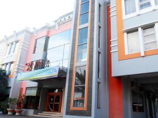Plaza Hotel Tegal - Tegal - 3