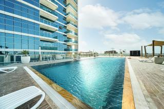 Trophy - Urban Oasis Suite - 8