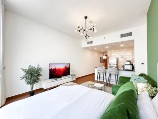 Trophy - Urban Oasis Suite - 2