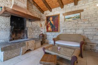 Villa Krajcar, rustic simplicity hugged by nature - Prkačini - 9