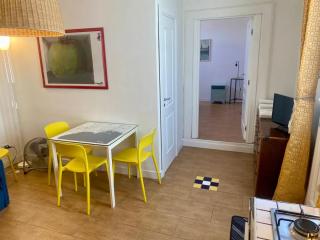 The Navel of Naples on Via Toledo - 7