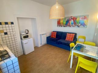 The Navel of Naples on Via Toledo - 8