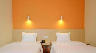 7 Days Inn Luzhou Commercial Pedestrian Street Center - Luzhou - 4