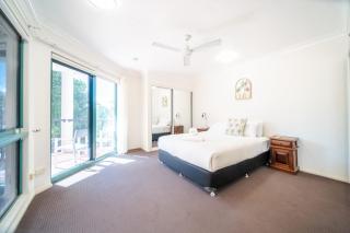 Beachfront Unit on The Strand - Townsville - 6